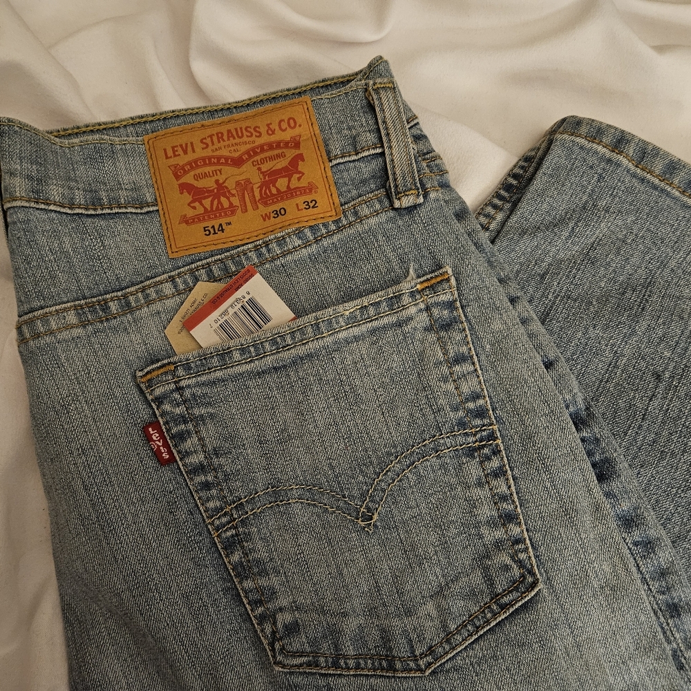 NWT Levi 514 straight 30x32